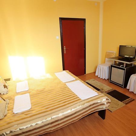 Villa Atina Stara Pazova Ngoại thất bức ảnh
