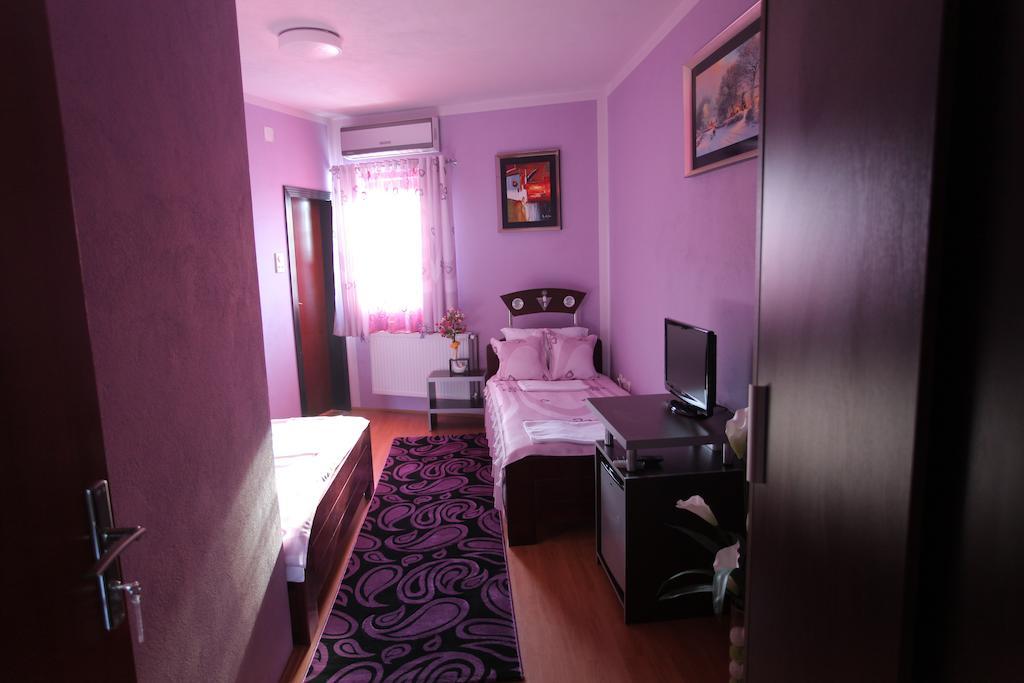 Villa Atina Stara Pazova Phòng bức ảnh